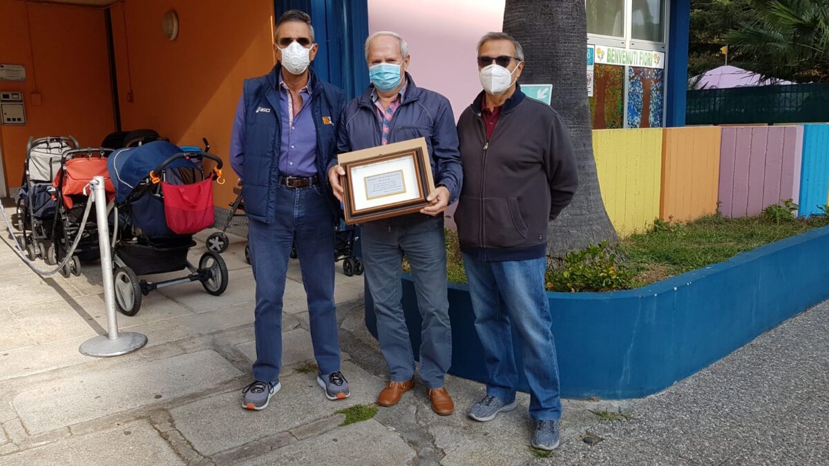 Loano - donazione Borracce Lions