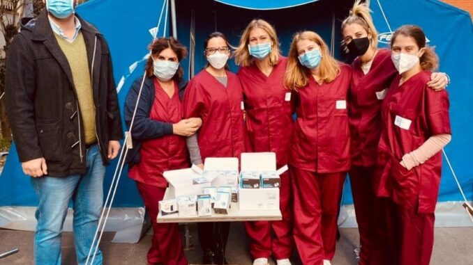 Asl2 Savona operatrici del Gsat con i saturimetri