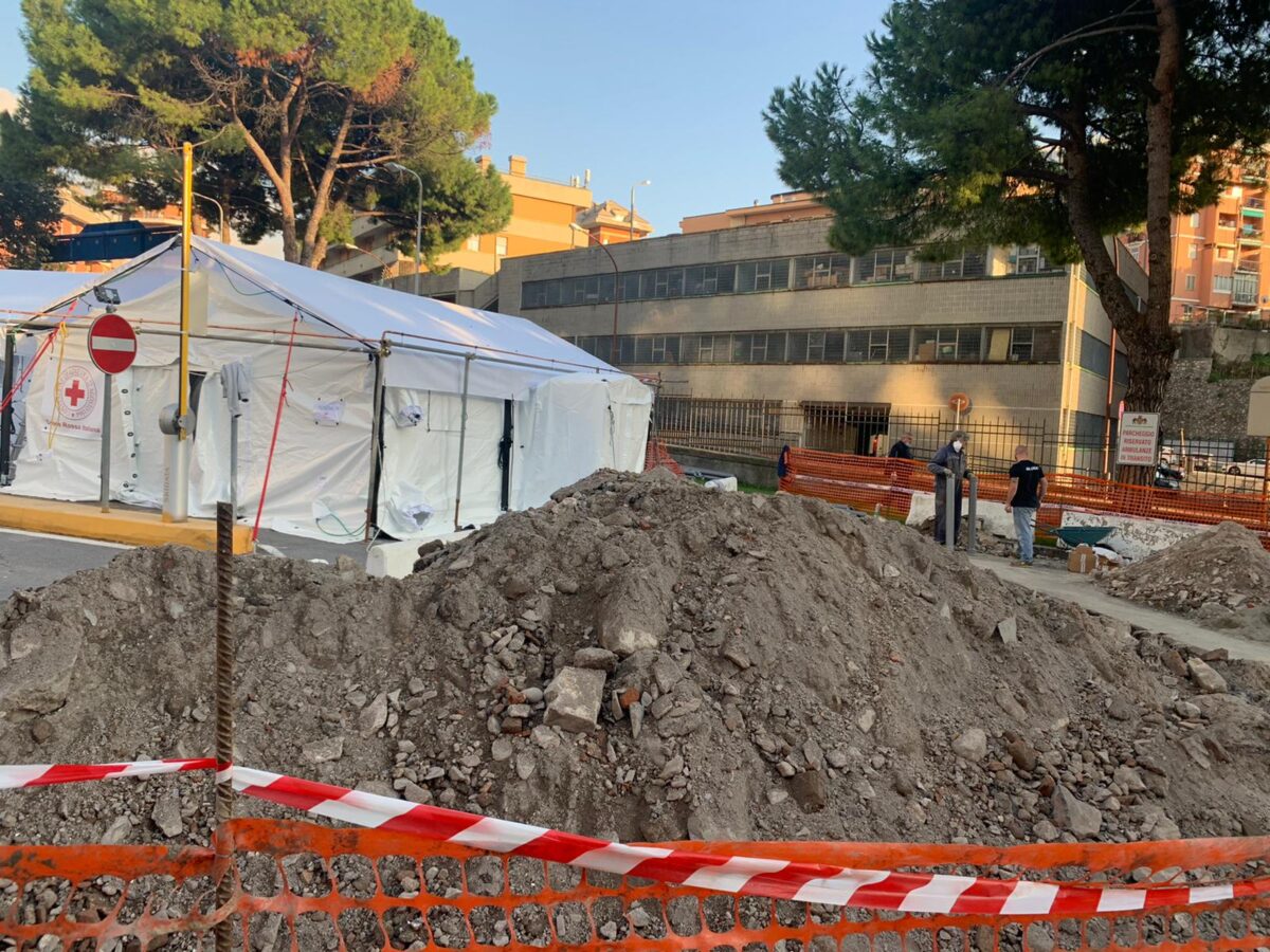 Fabio Tosi M5S – foto compound San Martino Genova