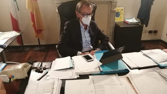 Sindaco Albenga Riccardo Tomatis videoconferenza