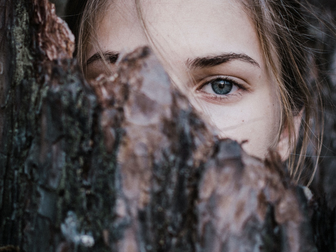 donna sguardo