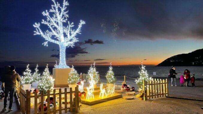 Andora - Albero di Natale sul molo Thor Heyerdahl