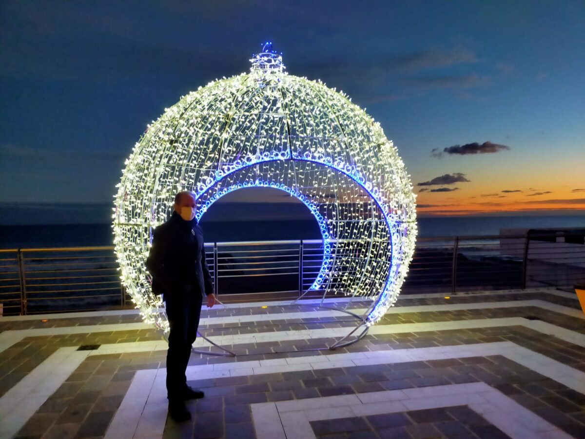 Andora - Albero di Natale sul molo Thor Heyerdahl