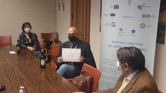 Foto consegna attestato Lupi Bazzano Mela