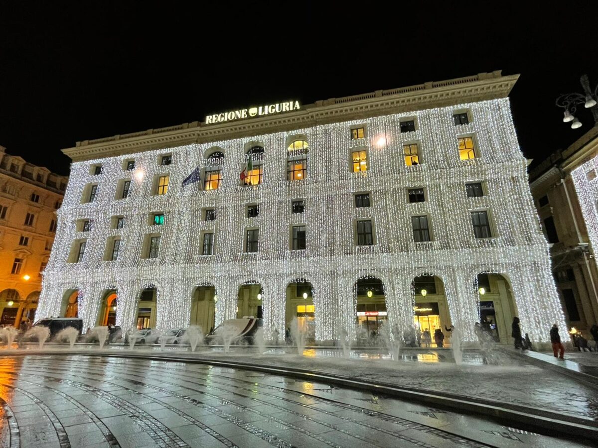Genova Natale luminarie Piazza De Ferrari