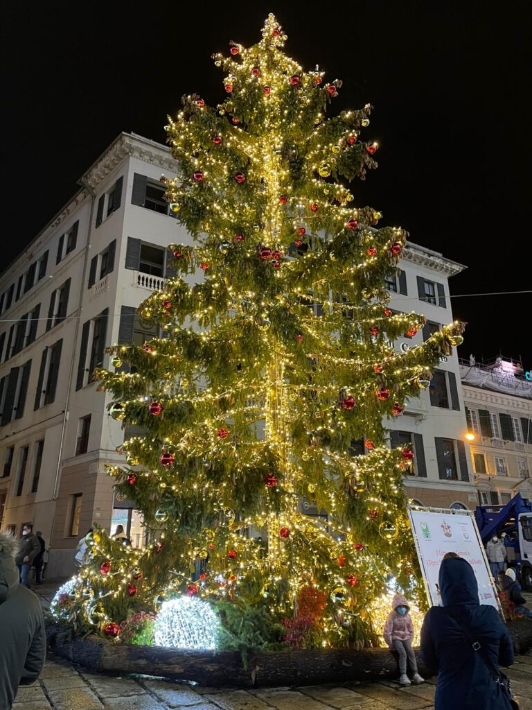 Genova Natale luminarie Piazza De Ferrari
