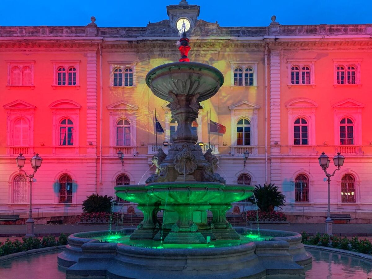 Luminarie natalizie Alassio 2020 - Fontana tricolore