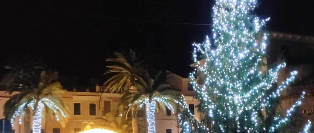 Natale Ceriale - albero luminarie