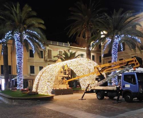 Natale Ceriale - albero luminarie