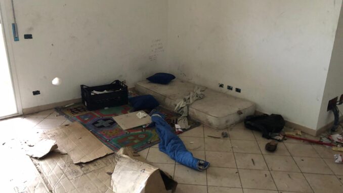 occupazione abusiva immobile via rita levi (1)
