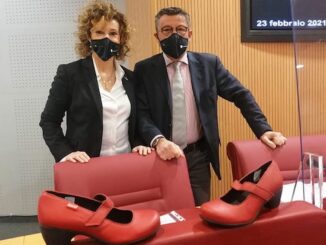 Riolfo e Brunetto - scarpe rosse in Consiglio Regione Liguria