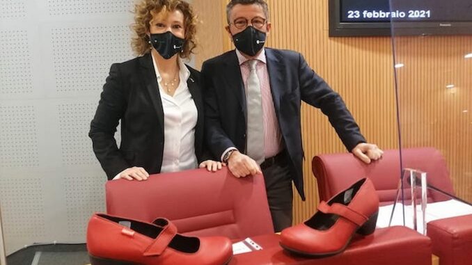 Riolfo e Brunetto - scarpe rosse in Consiglio Regione Liguria