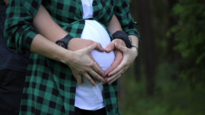 incinta coppia