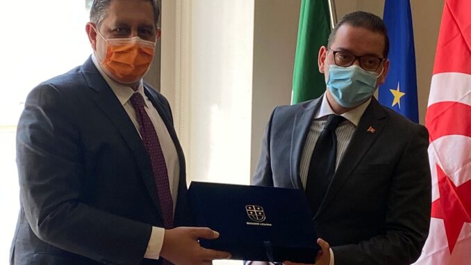 Console Tunisia Omar Amine Abdallah e presidente Giovanni Toti in Regione Liguria