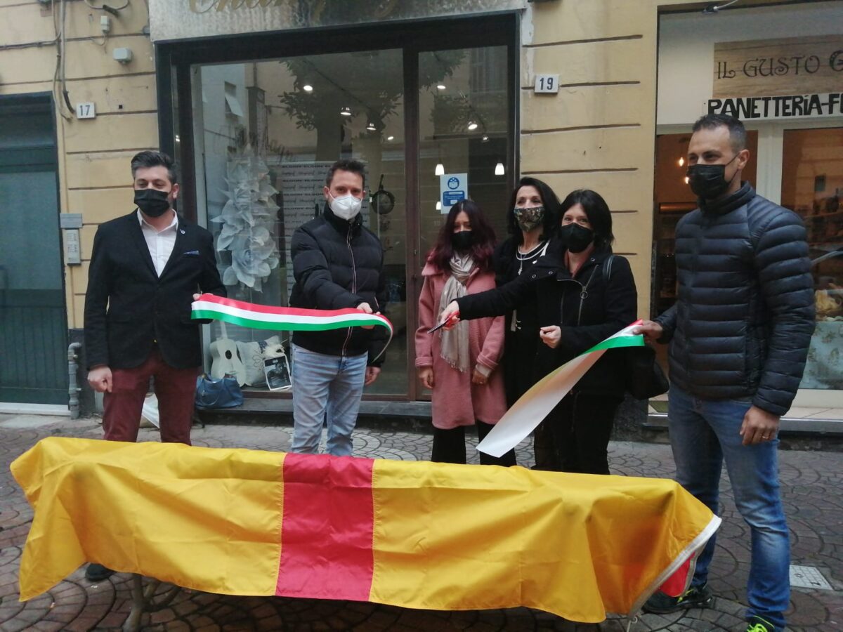 Albenga - panchina violenza donne via dei mille (