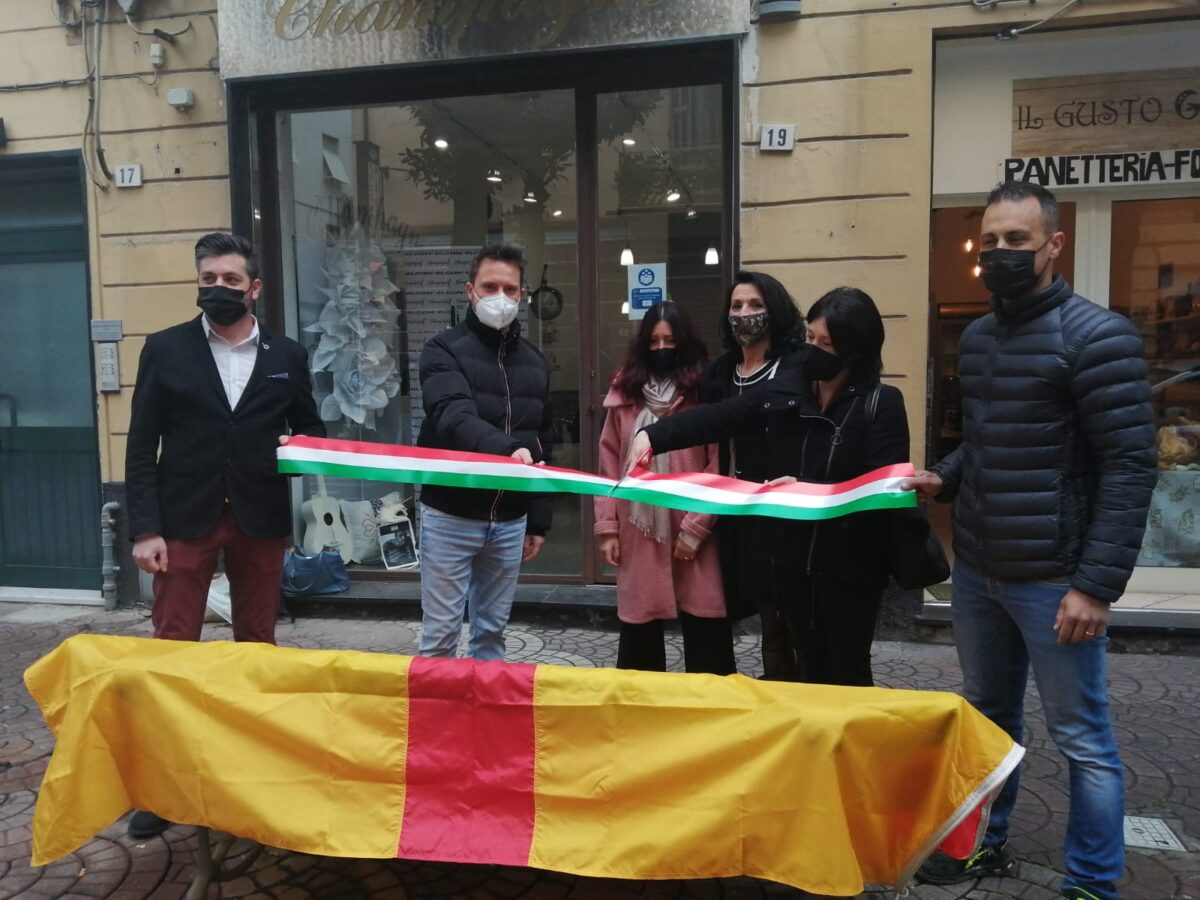 Albenga - panchina violenza donne via dei mille (