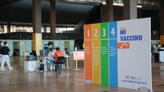 Hub vaccinale alla Fiera del Mare di Genova