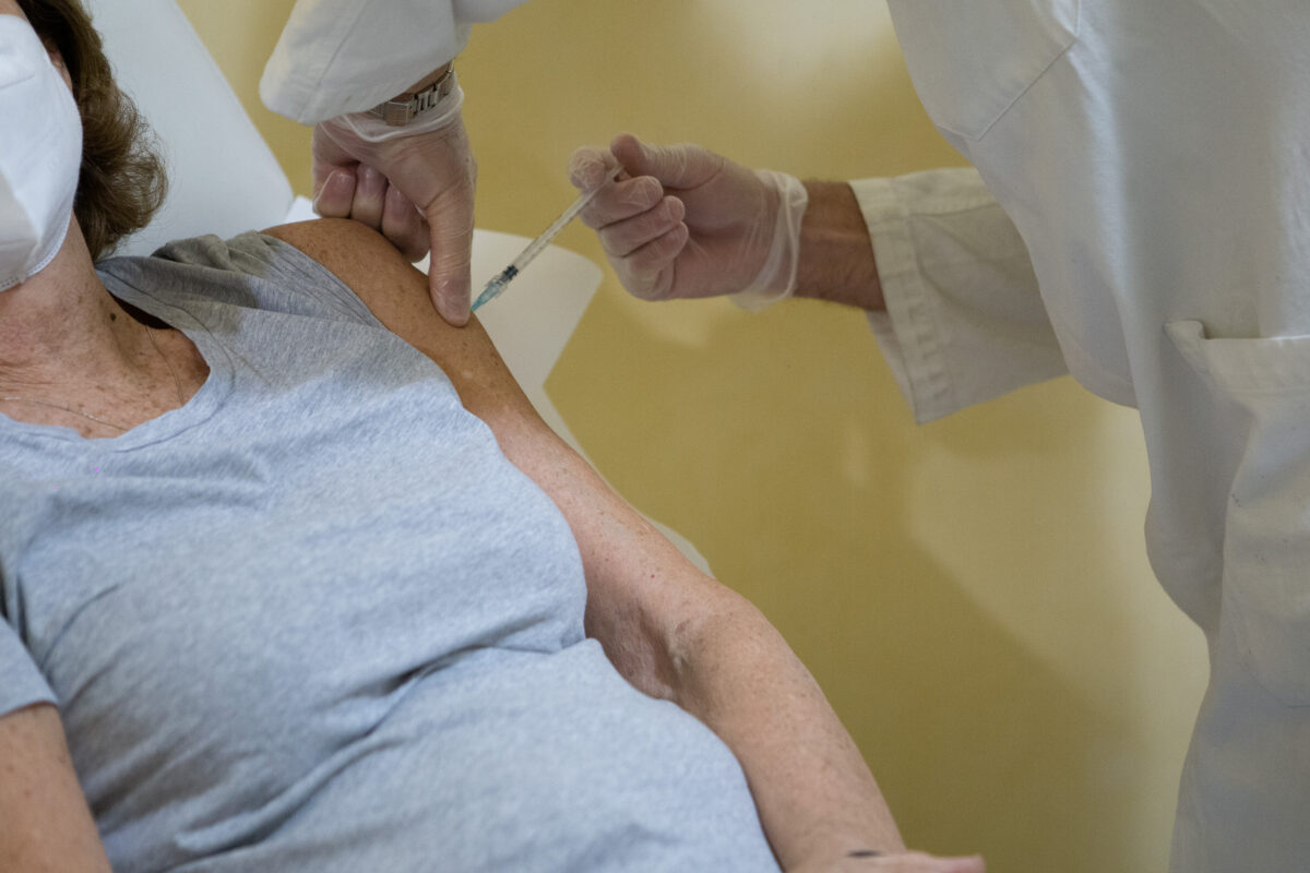 Inizzio vaccinazioni in farmacia a Genova e in Liguria