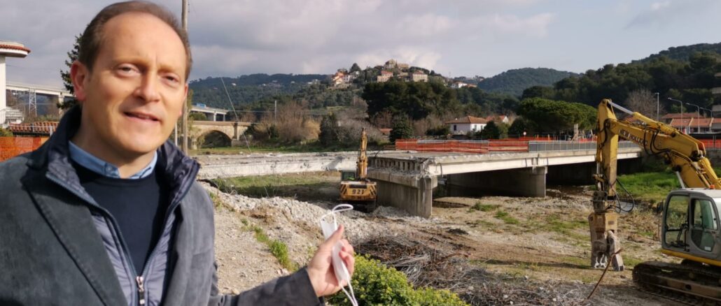 demolizione ponte Andora