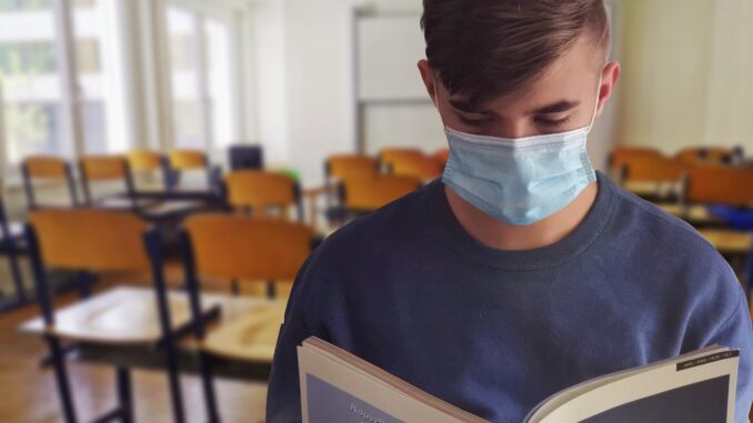 scuola studente in classe