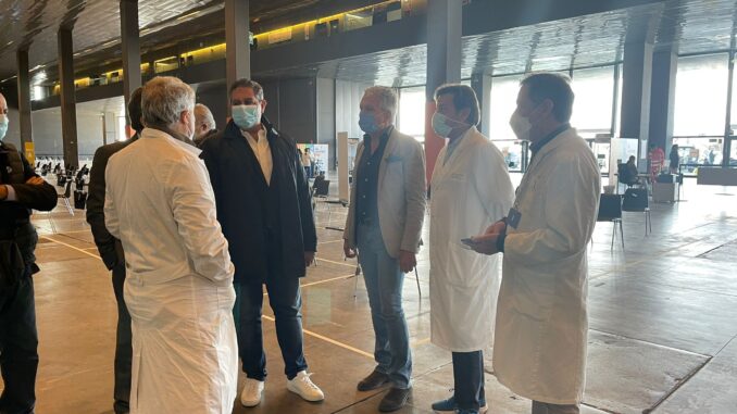 Presidente Regione Liguria Giovanni Toti visita hub vaccini alla Fira di Genova 2021-04-05
