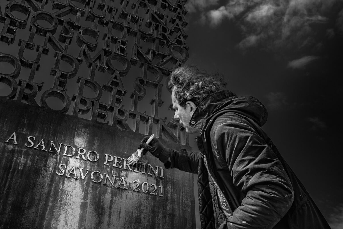 Lucchesi Monumento a Sandro Pertini - Savona