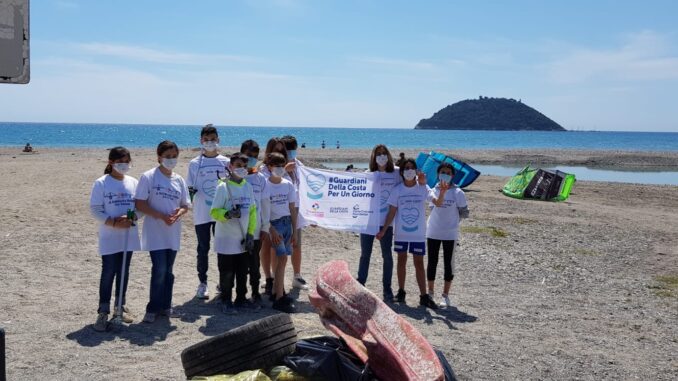 Rotary pulizia spiaggia Albenga