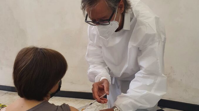 sindaco di Albenga Tomatis medico vaccini