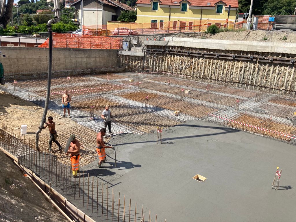 Alassio lavori parcheggio via Pera