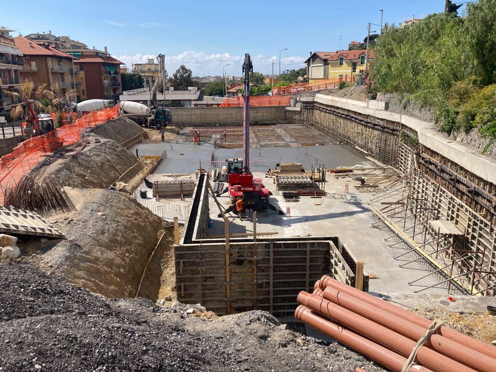 Alassio lavori parcheggio via Pera