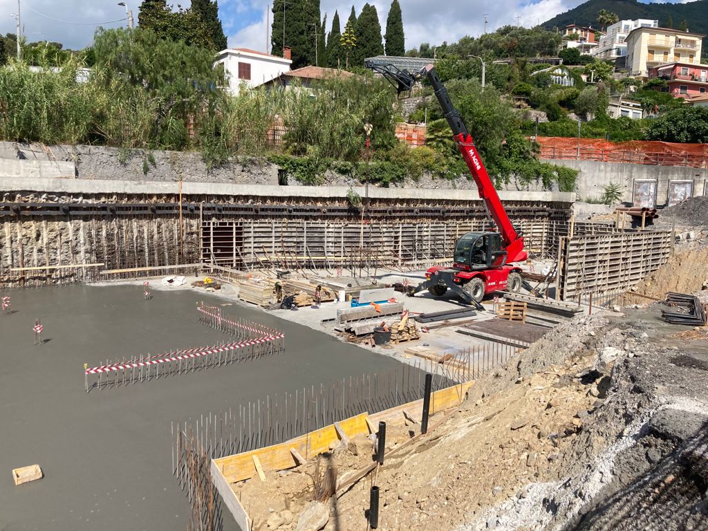 Alassio lavori parcheggio via Pera