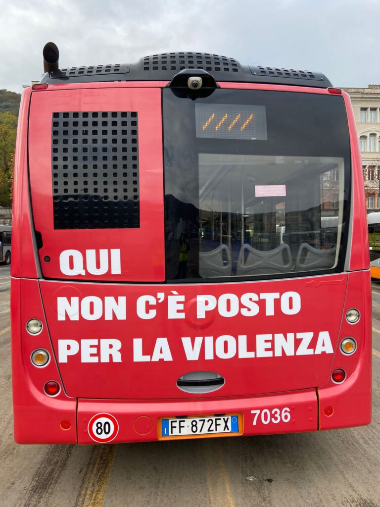 Liguria tpl contro violenza sulle donne 01