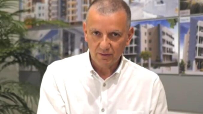 Adriano Valente
