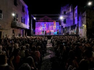 Festival teatrale Borgio Verezzi piazza e palco