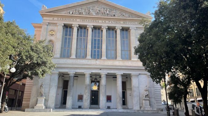 La facciata dello storico Teatro Chiabrera a Savona