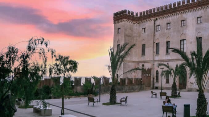 Piazza Castello Borelli a Borghetto S.Spirito