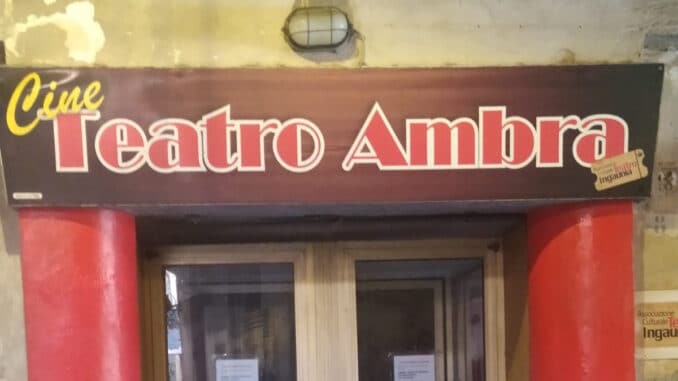 Ingresso del Teatro Ambra di Albenga