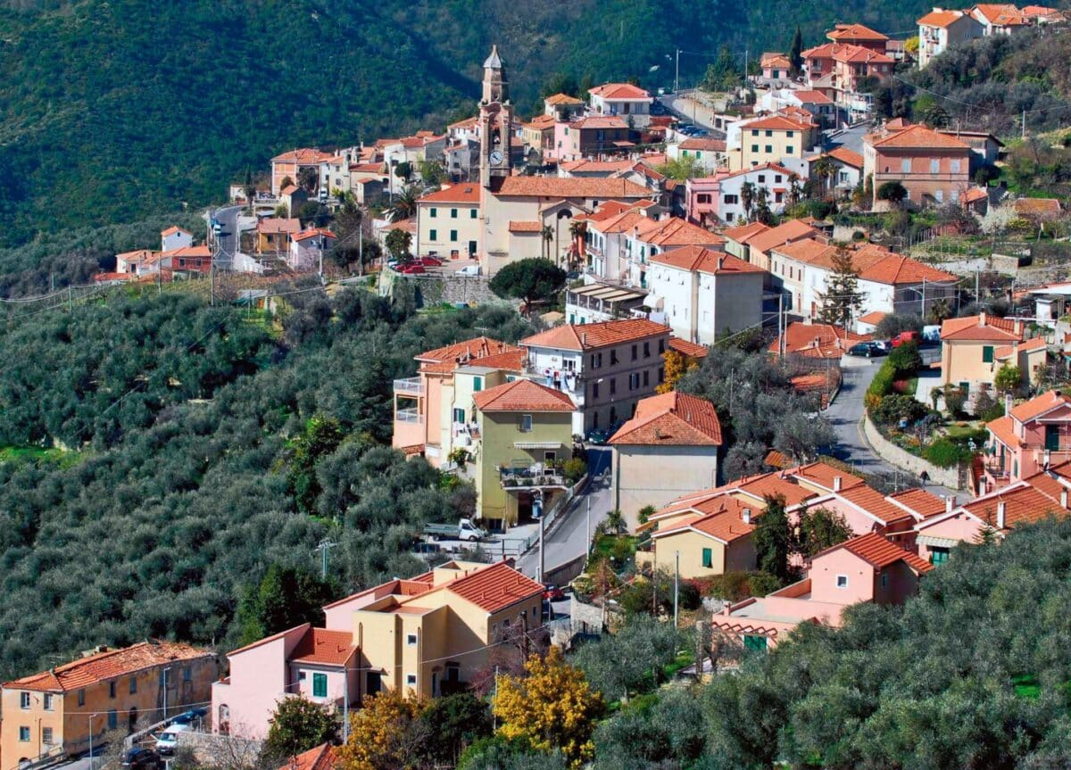 Panoramica del borgo di Tovo San Giacomo