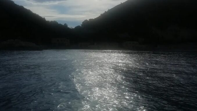 la luna cala sul fiume Centa