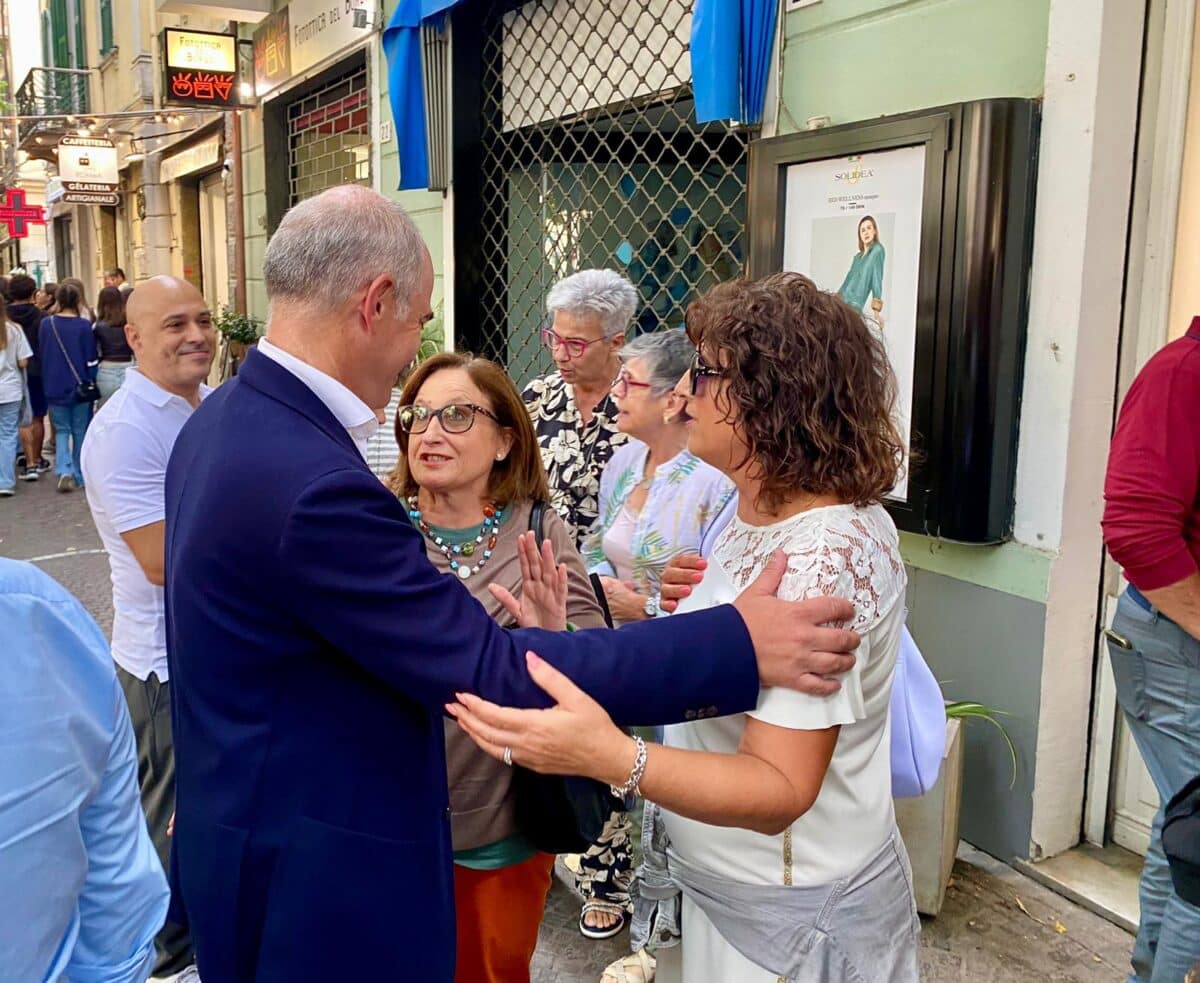 Cangiano ha inaugurato point elettorale ad Albenga