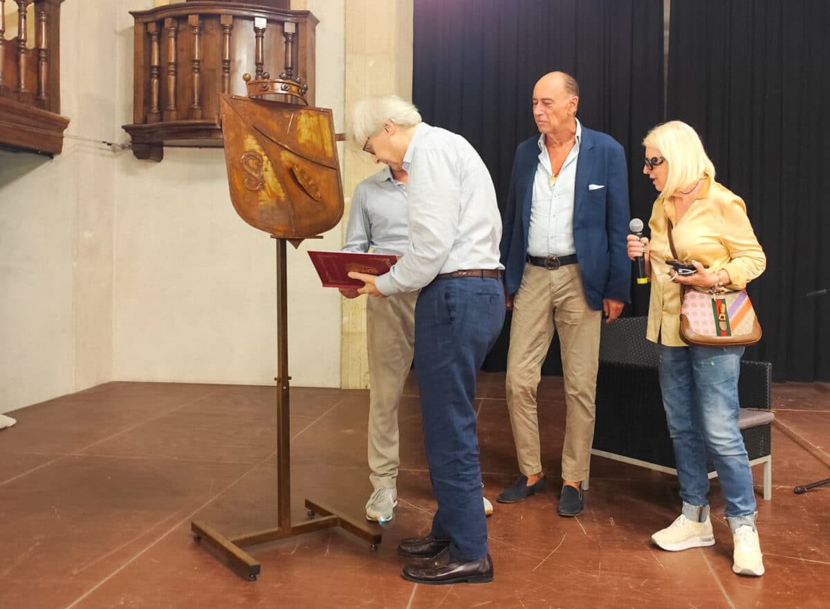 Inaugurazione mostra ad Alassio I percorsi dell'arte alla presenza di Vittorio Sgarbi