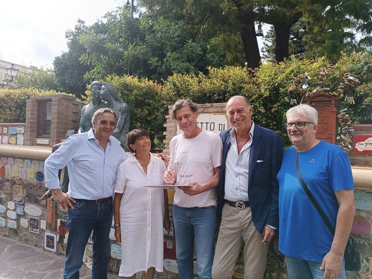 Nicola Berti_firma piastrella del Muretto di Alassio