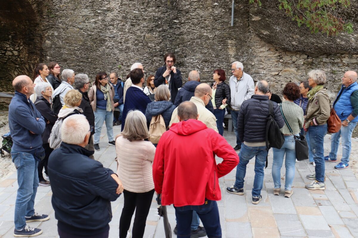 Visita FAI a Castelvecchio Visita nel borgo