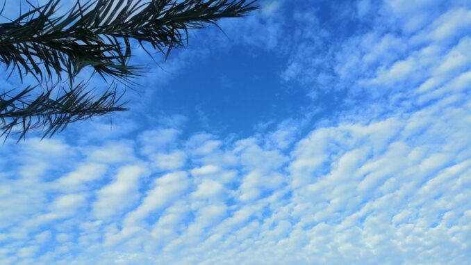 tra nuvole e cielo