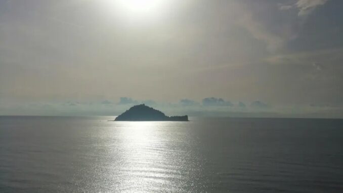 si fa alba sull'Isola Gallinara