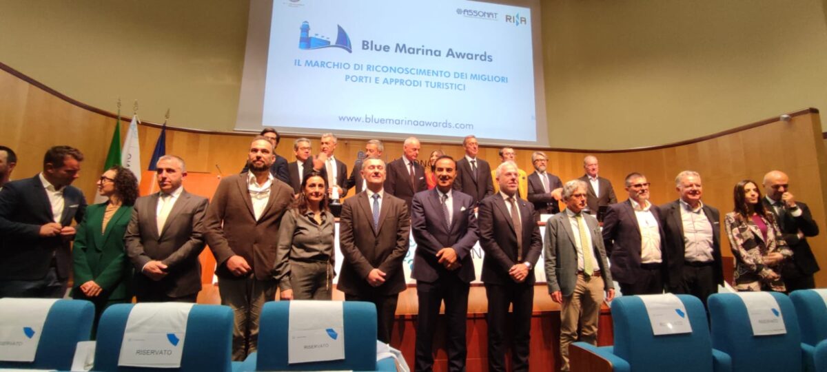 Il gruppo dei premiati e gli enti organizzatori