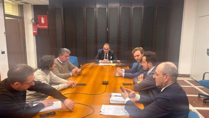 AUTOSTRADE tavolo confronto
