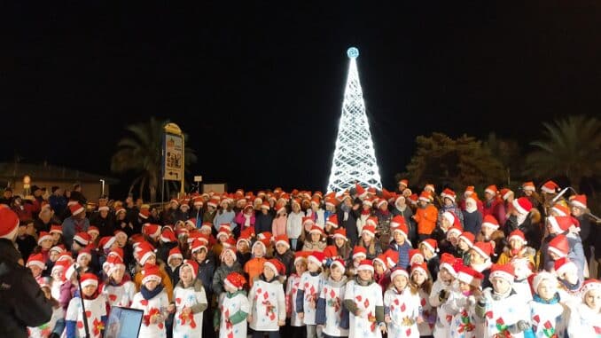 Andora coro e Albero di Natale - foto di repertorio