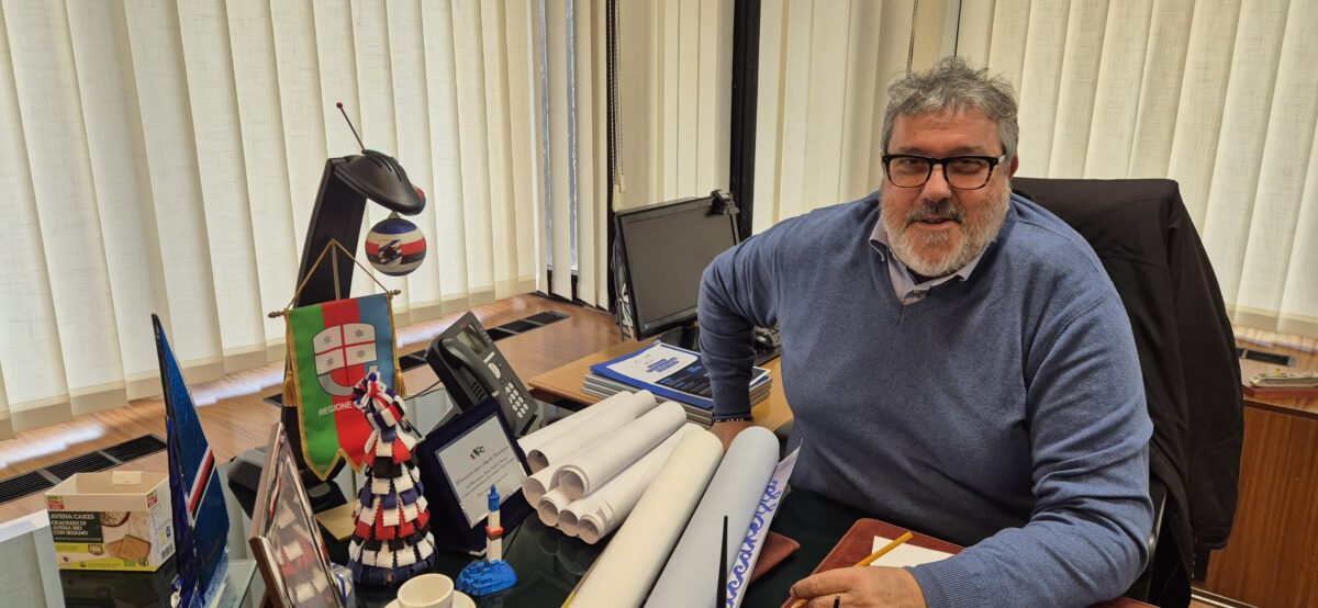 Angelo Vaccarezza in ufficio Regione Liguria