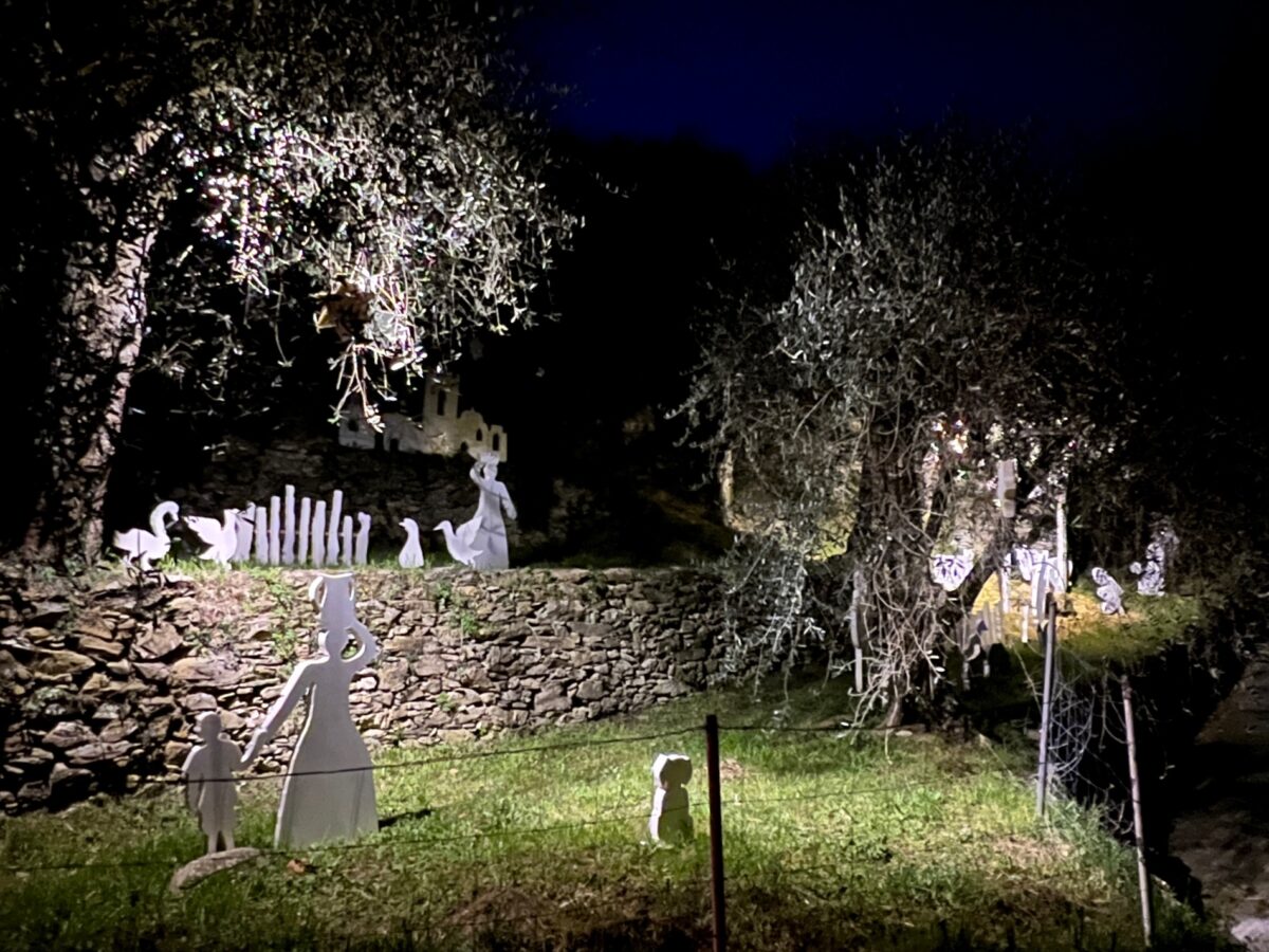 Il Presepe silhouette tra gli ulivi di Garlenda premiato dall’Amministrazione comunale